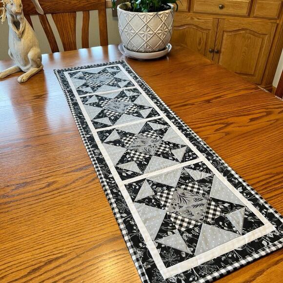 FARMHOUSE TABLE RUNNER, handmade - Picture 3 of 5